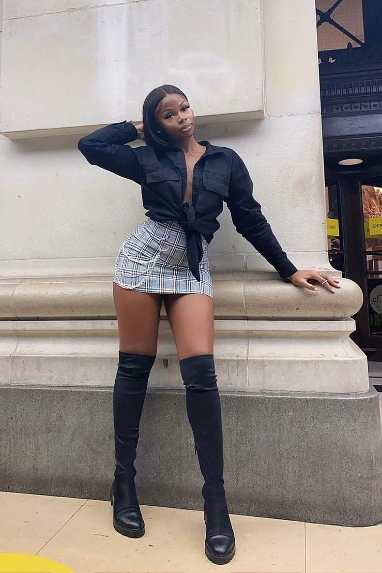 Grey Checked Skirt With Chain Belt - Britney Katch Me