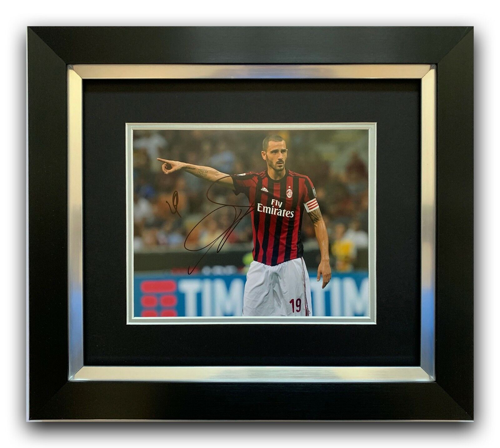 LEONARDO BONUCCI HAND SIGNED Photo Poster painting FRAMED DISPLAY - AC MILAN AUTOGRAPH 1.