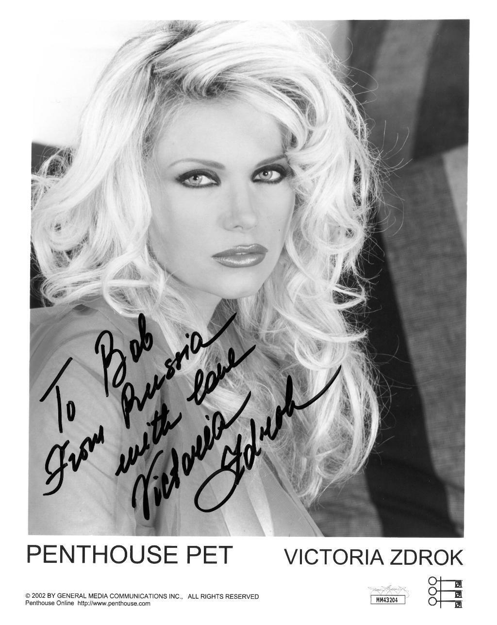 Victoria Zdrok Signed Sexy Authentic Autographed 8x10 B/W Photo Poster painting JSA #MM43204