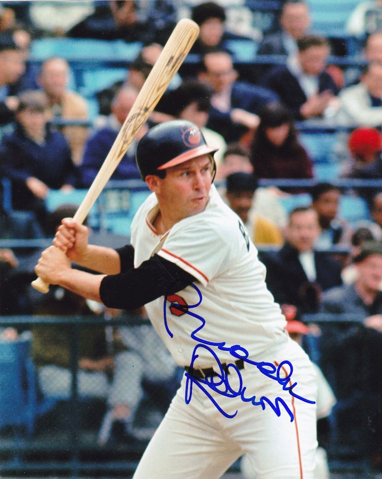 BROOKS ROBINSON BALTIMORE ORIOLES ACTION SIGNED 8x10