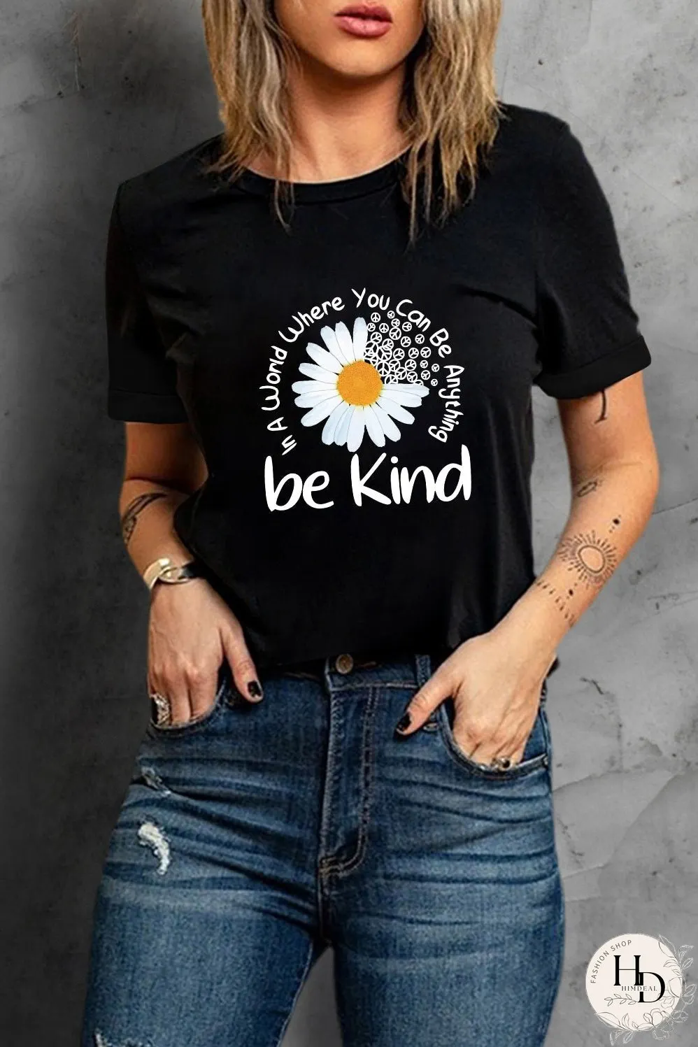Kindness Blooms Graphic Tee with Daisy Print and Slogan Detail