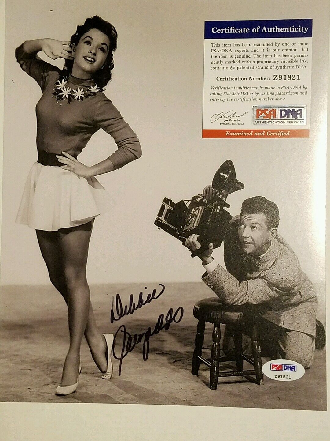 Debbie Reynolds 8x10 Photo Poster painting Signed Autographed Auto PSA DNA Short skirt