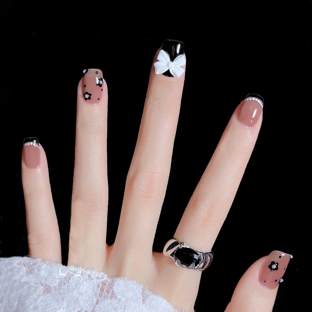24pcs decorated false nails Bow Pearl Nail Patch Black Flower Printed Glue Type Removable Short Paragraph Fashion Manicure-Nail Inspo