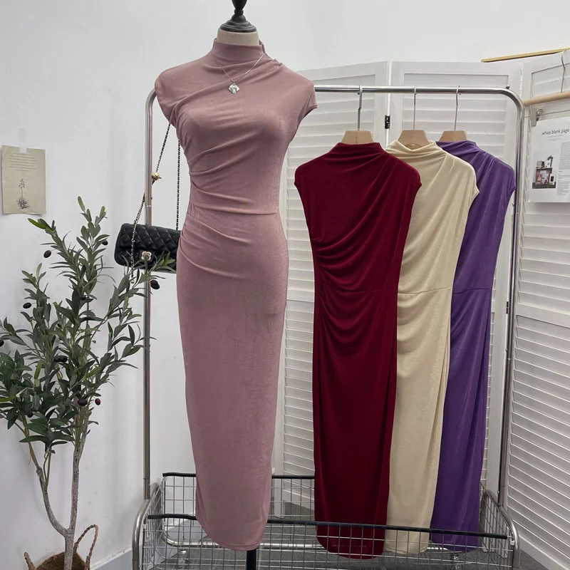 Uveng Ceclent Unique Dress With Thin Folds And Hips High-Collar After The Opening Of The Fork Dress 8858