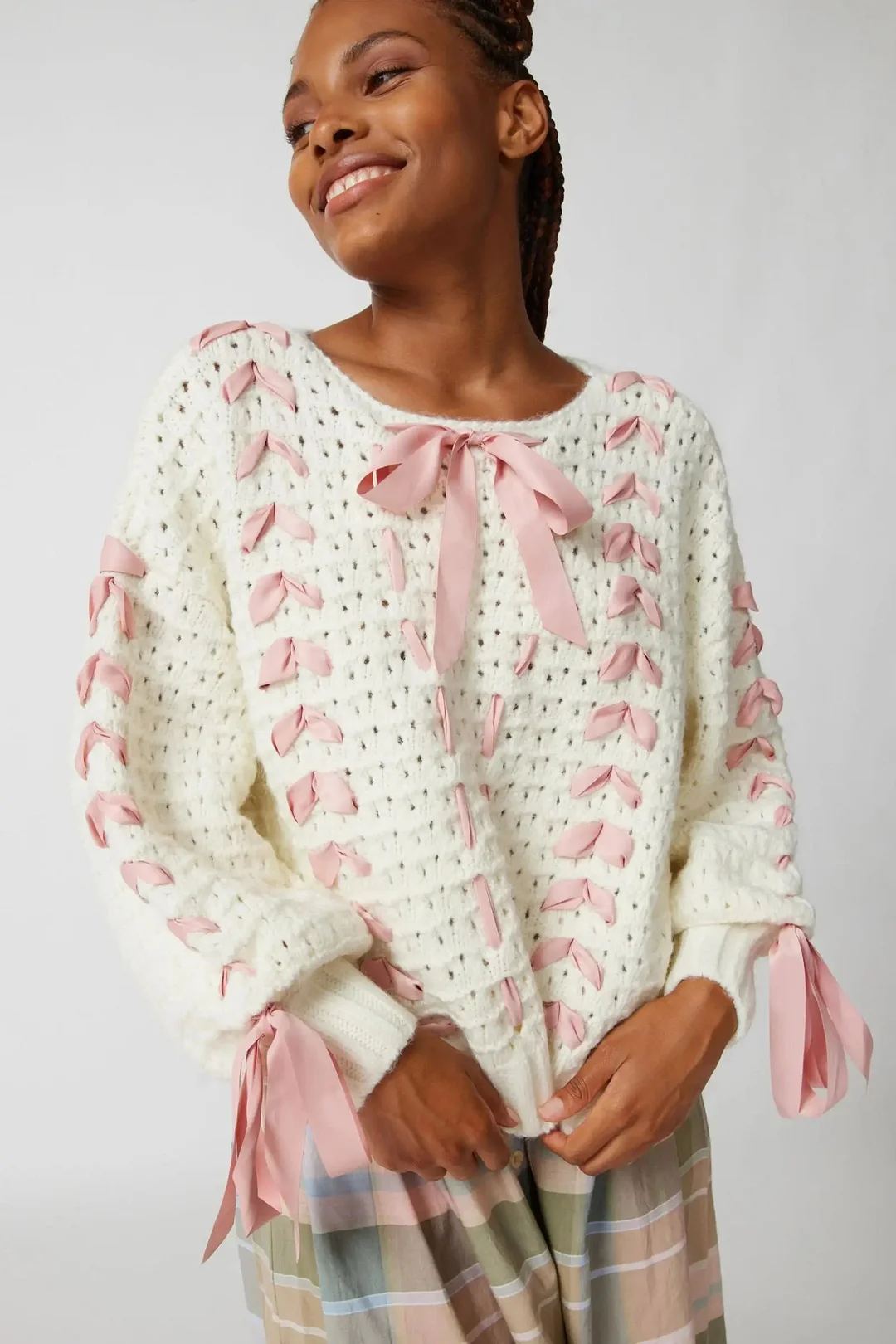 Toloer White Cabel Knit Pink Ribbon Bow Sweater-Outfit Ideas