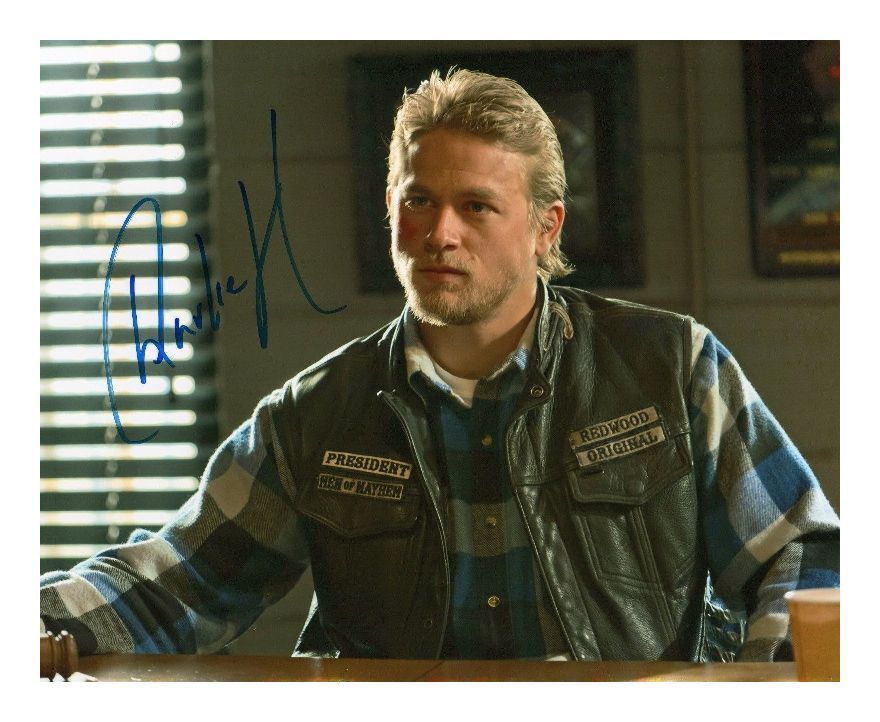 CHARLIE HUNNAM AUTOGRAPHED SIGNED A4 PP POSTER Photo Poster painting PRINT 1