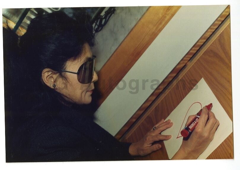 Yoko Ono - Vintage Original Candid Snapshot Photo Poster painting by Peter Warrack