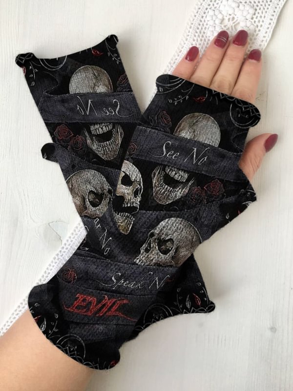 Skull printed knit fingerless gloves