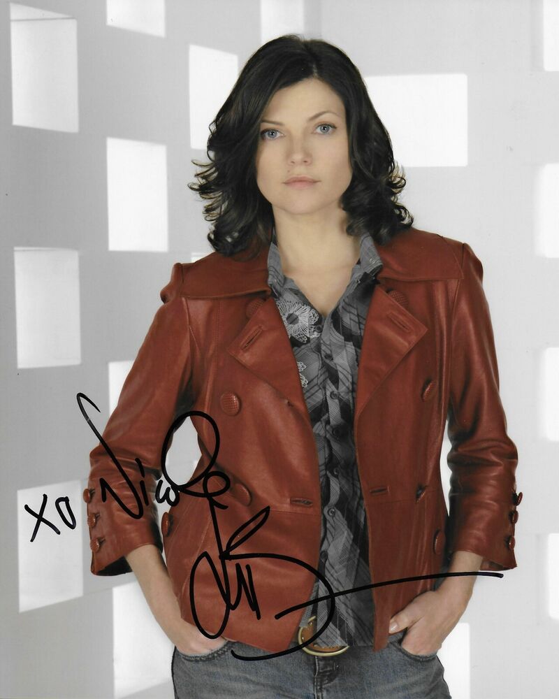 Nicole de Boer 8X10 #2 (HS)