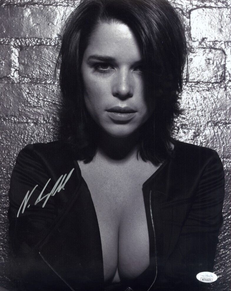 Scream movie actress NEVE CAMPBELL signed sexy 14x11 Photo Poster painting