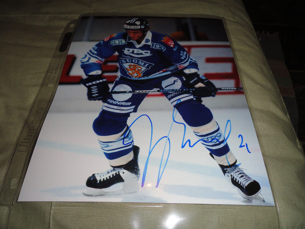 Team Finland Jyrki Lumme SIgned Autographed 8x10 Photo Poster painting COA