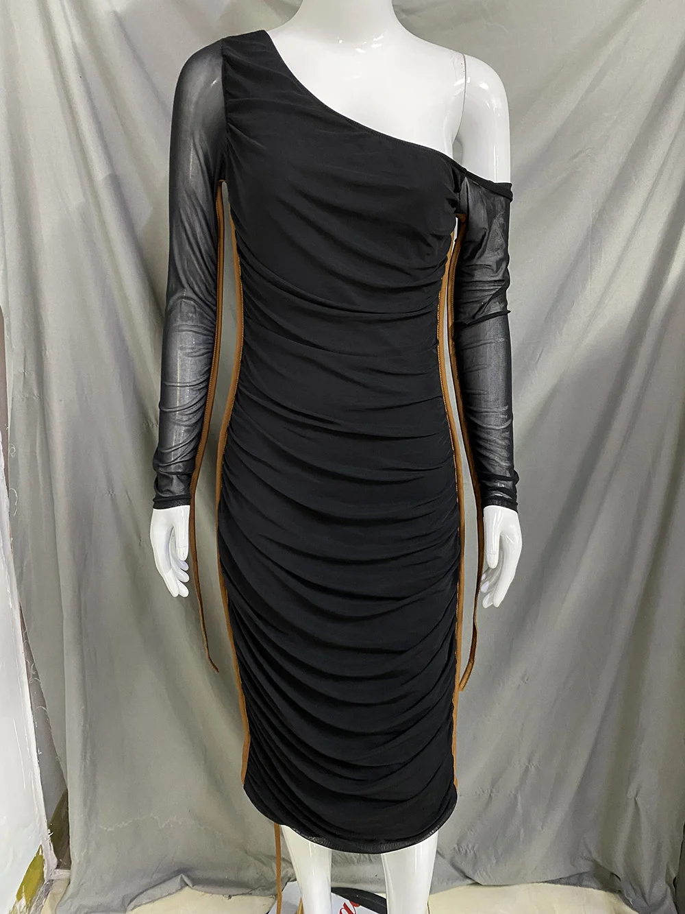 Brownm Brownm 2024 The New Women's Long Sleeve Mesh Splicing Inclined Shoulder Long Temperament Pleated Dress Female