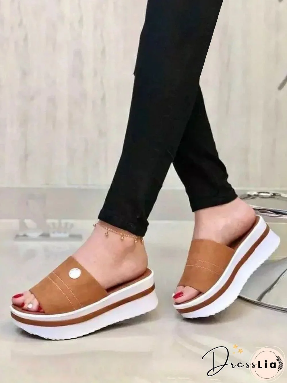 Metal Nails Casual Platform Sandals