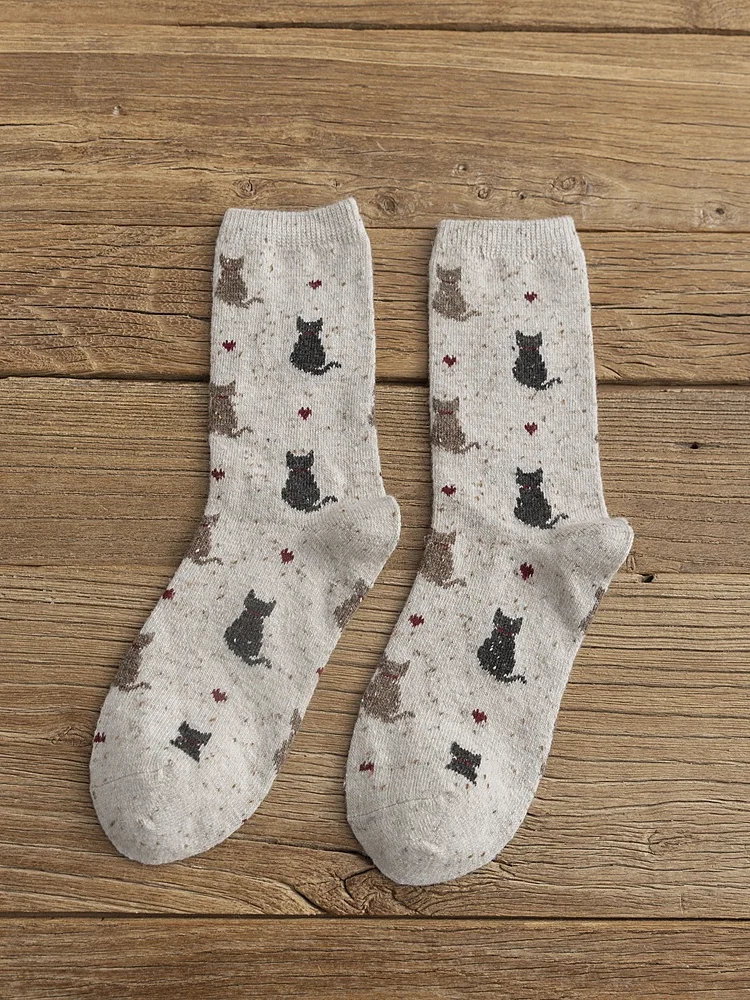 VChics Lovely Cats & Heart Pattern Comfy Knit Socks