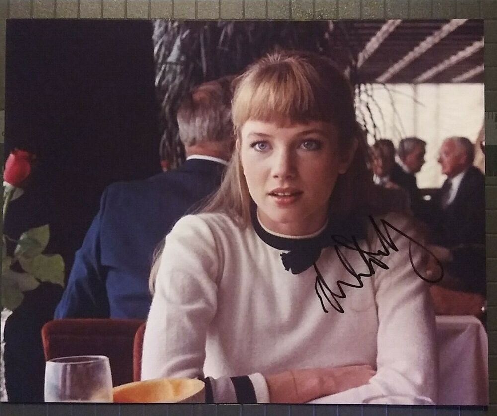 Rebecca De Mornay signed 8x10