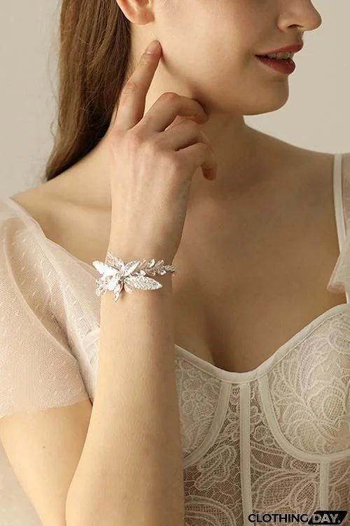 Rhinestone Leaf Bracelet