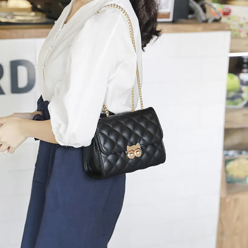 Retro Chain Simple Crossbody Bag