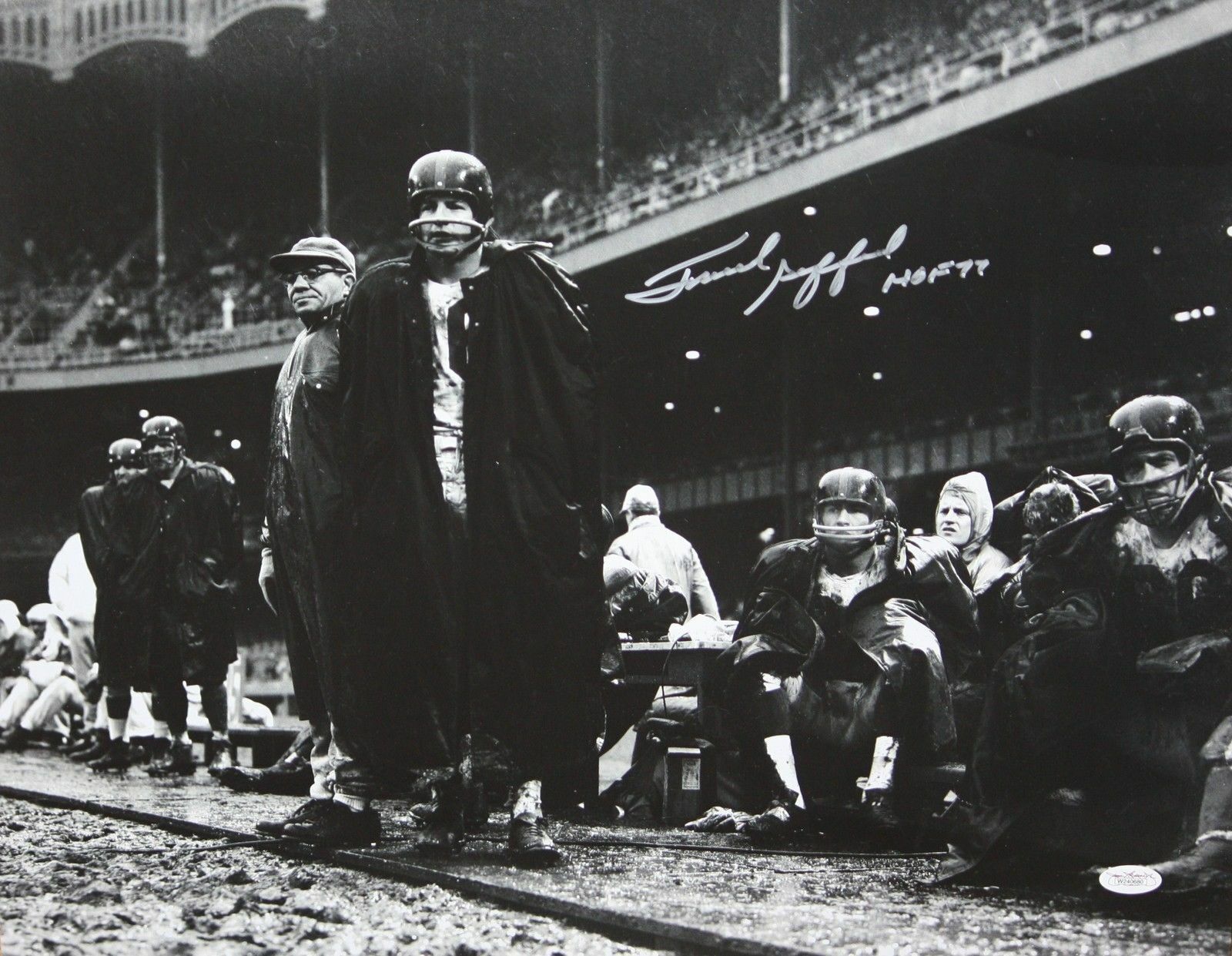 Frank Gifford HOF Autographed NY Giants 16x20 In The Rain Photo Poster painting- JSA W Auth