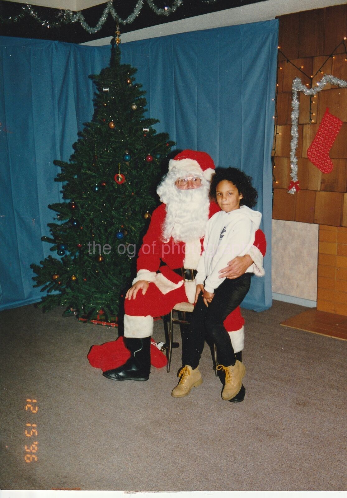 SANTA CLAUS + YOUNG GIRL 5 x 7 FOUND Photo Poster painting Portrait CHRISTMAS TREE 89 29 E