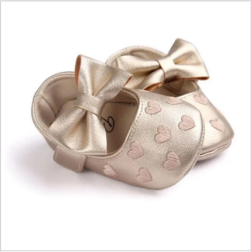 2020 Brand New Newborn Infant Baby Girls Boy Causal Shoes Crib Shoes 3 Style Leather Heart Print Hook Soft Sole Baby Shoes 0-18M