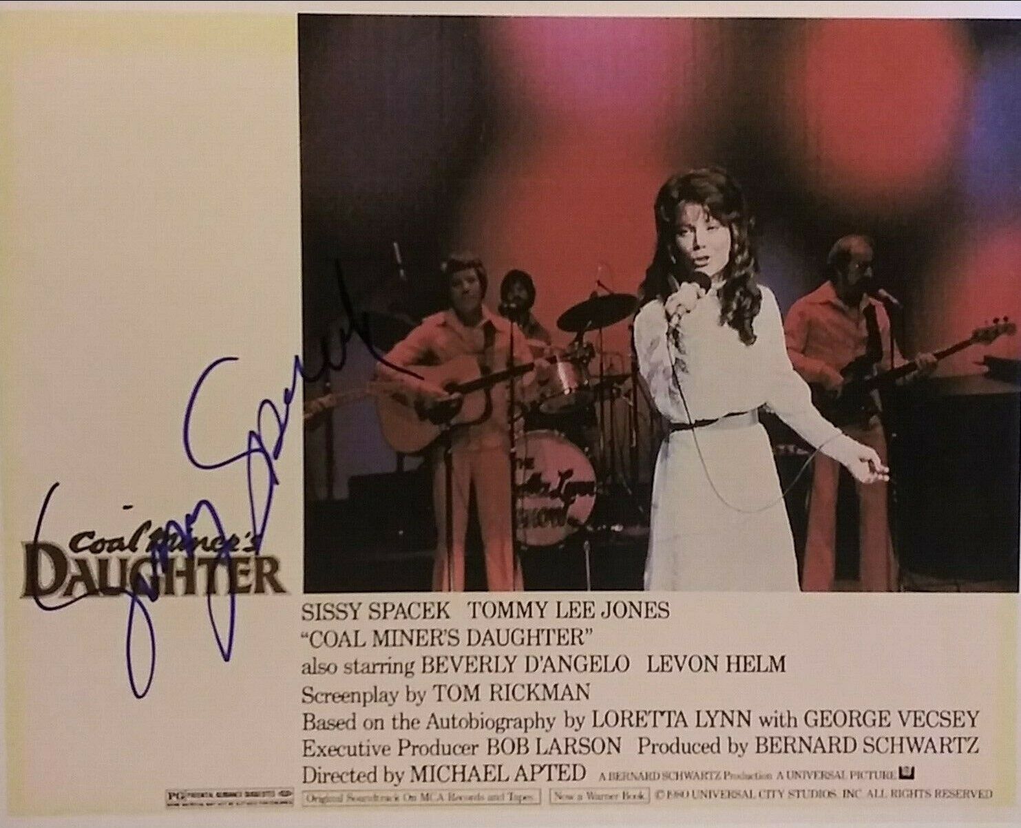 Sissy Spacek signed 8 x 10