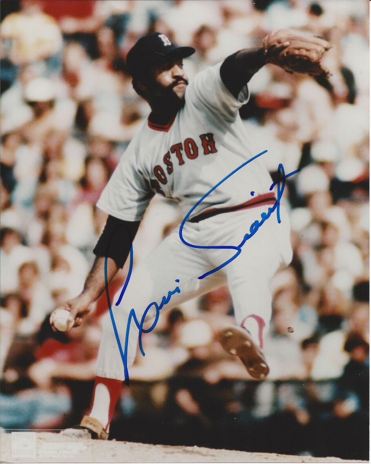 Luis Tiant Autographed 8x10 Boston Red SoxS71