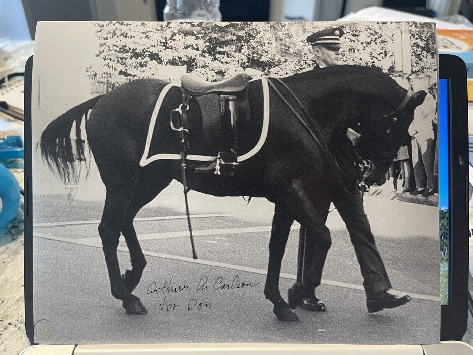 ARTHUR CARLSON SIGNED 8x10 Photo Poster painting LED RIDERLESS HORSE AFTER JFK DEATH BECKETT D4