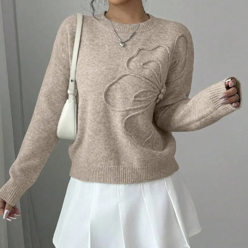 Women Daisy Embroidery Crew Neck Knit Sweater