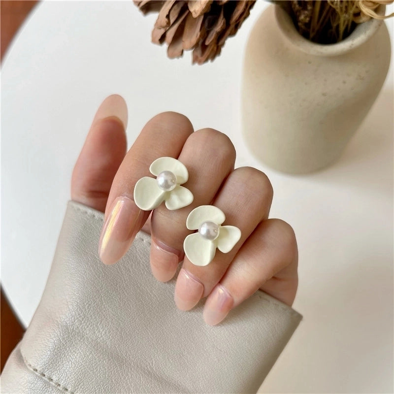 1 Pair Elegant Flower Alloy Artificial Pearls Earrings