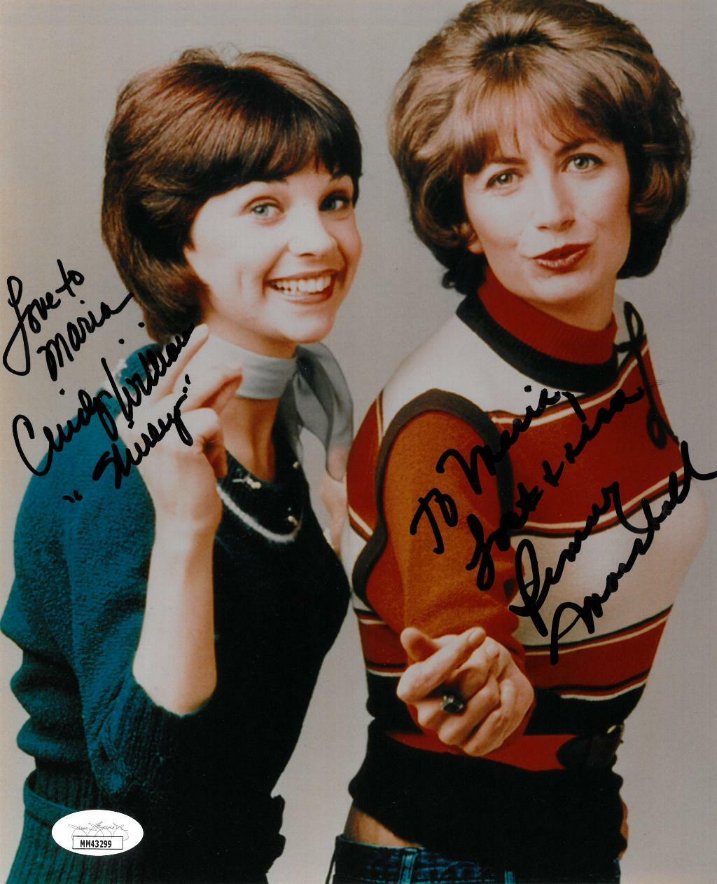 Penny Marshall/Cindy Williams Signed Laverne & Shirley 8x10 Photo Poster painting JSA #MM43299