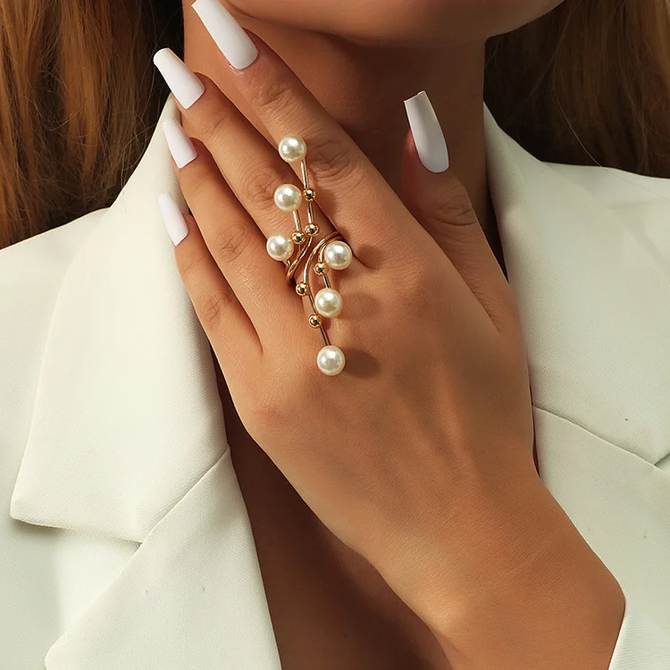 Fashion Gold Pearl Decor Twisted Shape Rings