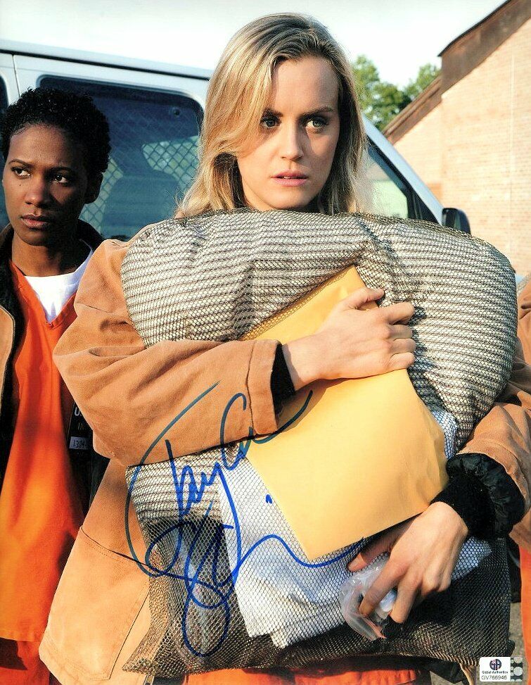 Taylor Schilling Signed Autographed 11X14 Photo Poster painting Prison Holding Pillow GV766946