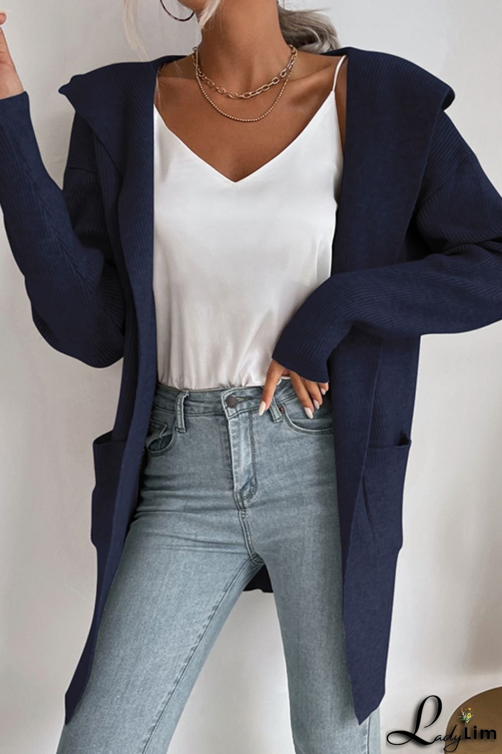 Effortless and Trendy Cardigan