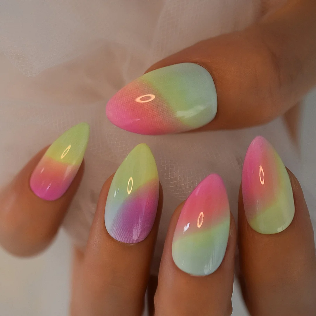 Cute Shape Fake Nails With Designs Short  Artificial Stiletto Almond Press On Nails Manicure Rainbow False Nail Tips