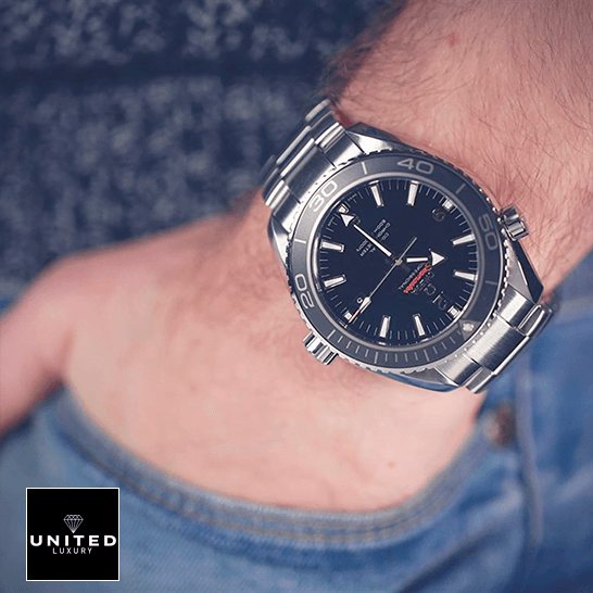 Omega Seamaster Planet Ocean Steel Black Dial Replica on the man wrist