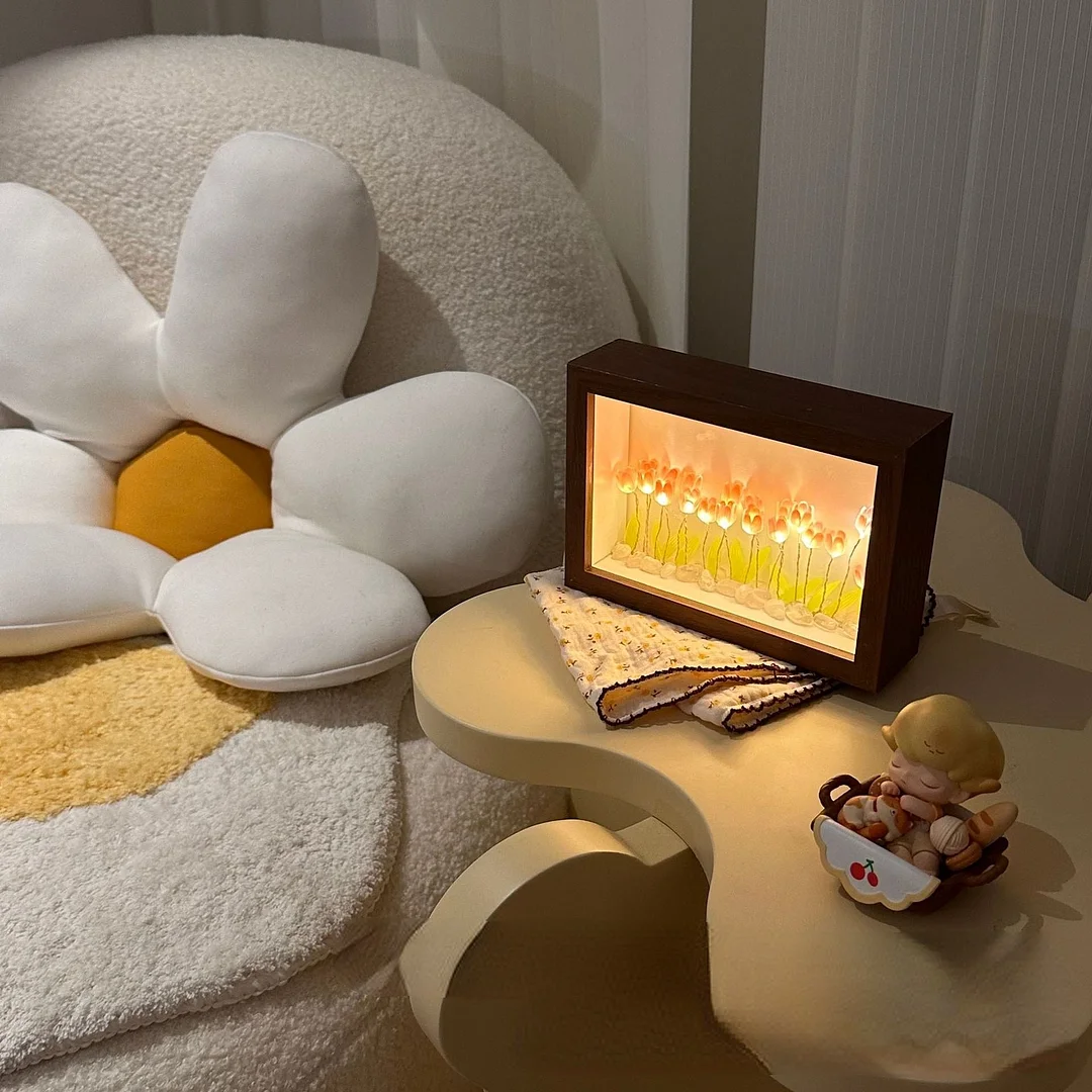 DIY Tulip Frame Light