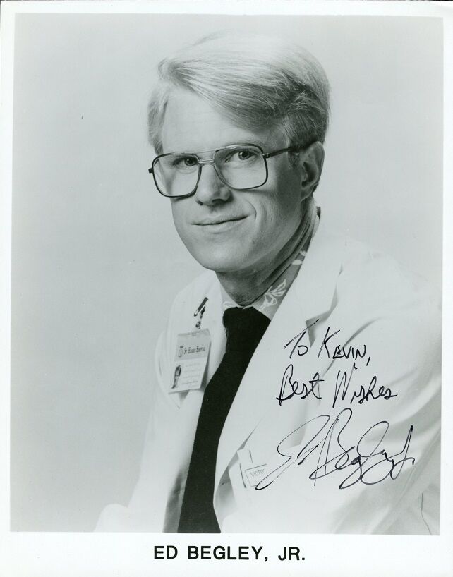 ED BEGLEY, JR. Signed Photo Poster painting - St. Elsewhere