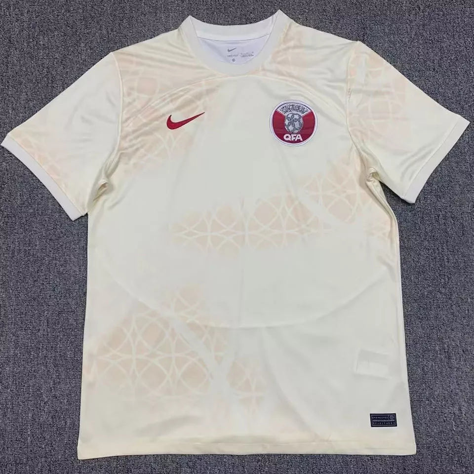 Qatar maillot domicile 2022 2023 Coupe du Monde Maillot De Fou, site maillot de foot pas cher
