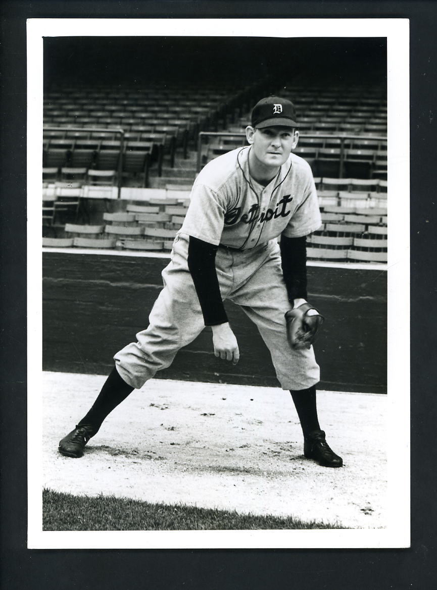 Al Benton pitching pose circa 1940's Press Original Photo Poster painting Detroit Tigers