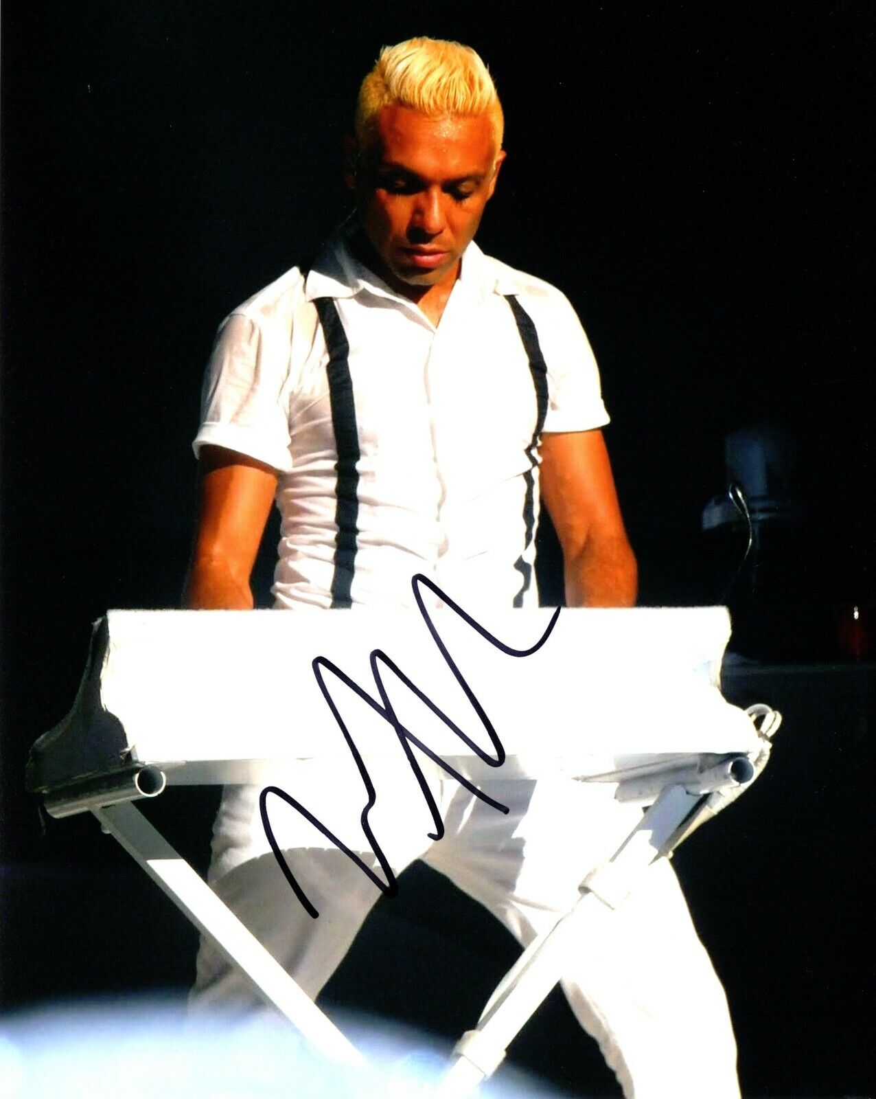 Tony Kanal Signed - Autographed No Doubt 8x10 inch Photo Poster painting with Certificate