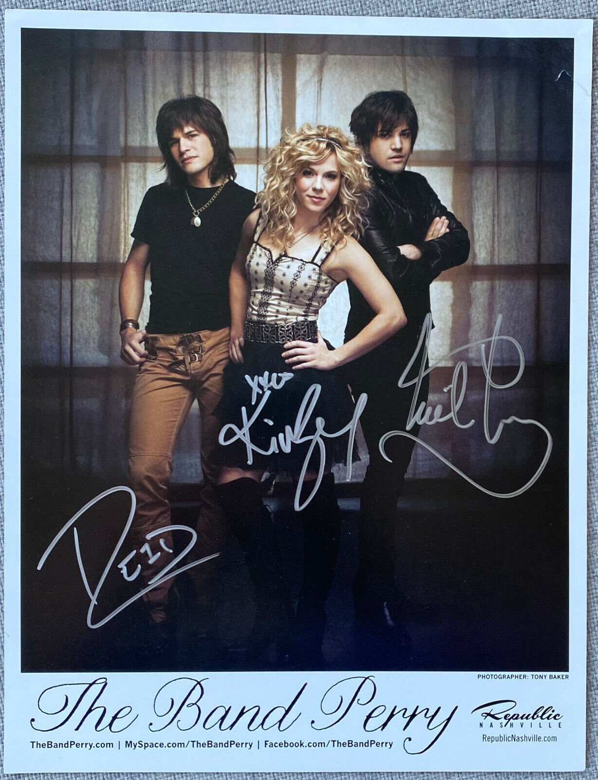 The Band Perry Signed IP 8.5x11 Color Photo Poster painting -Country, Kimberly Perry, Reid Perry