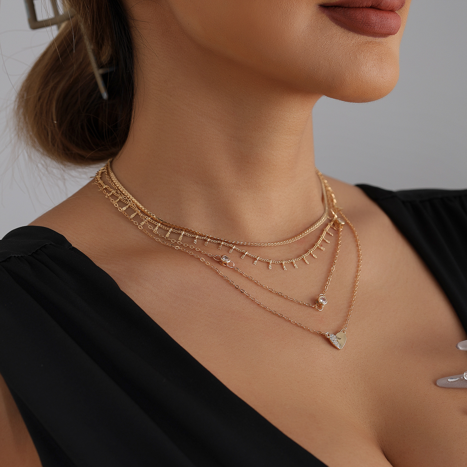 European and American style tassel chain diamond heart necklace for women fashionable multi-layer design niche V-shaped clavicle chain