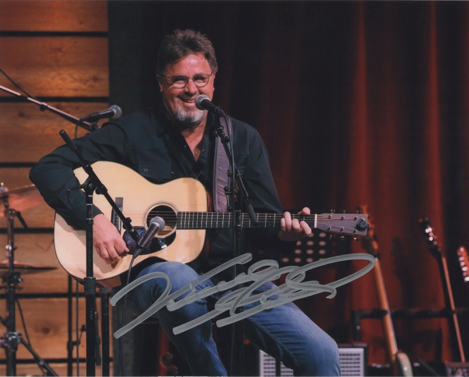 VINCE GILL SIGNED AUTOGRAPH COUNTRY MUSIC LEGEND 8X10 Photo Poster painting #3