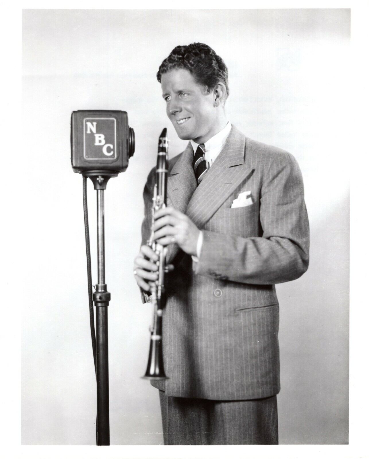 RUDY VALLEE Actor Singer Vintage 8x10 Promo Press News Photo Poster painting 1986 NBC