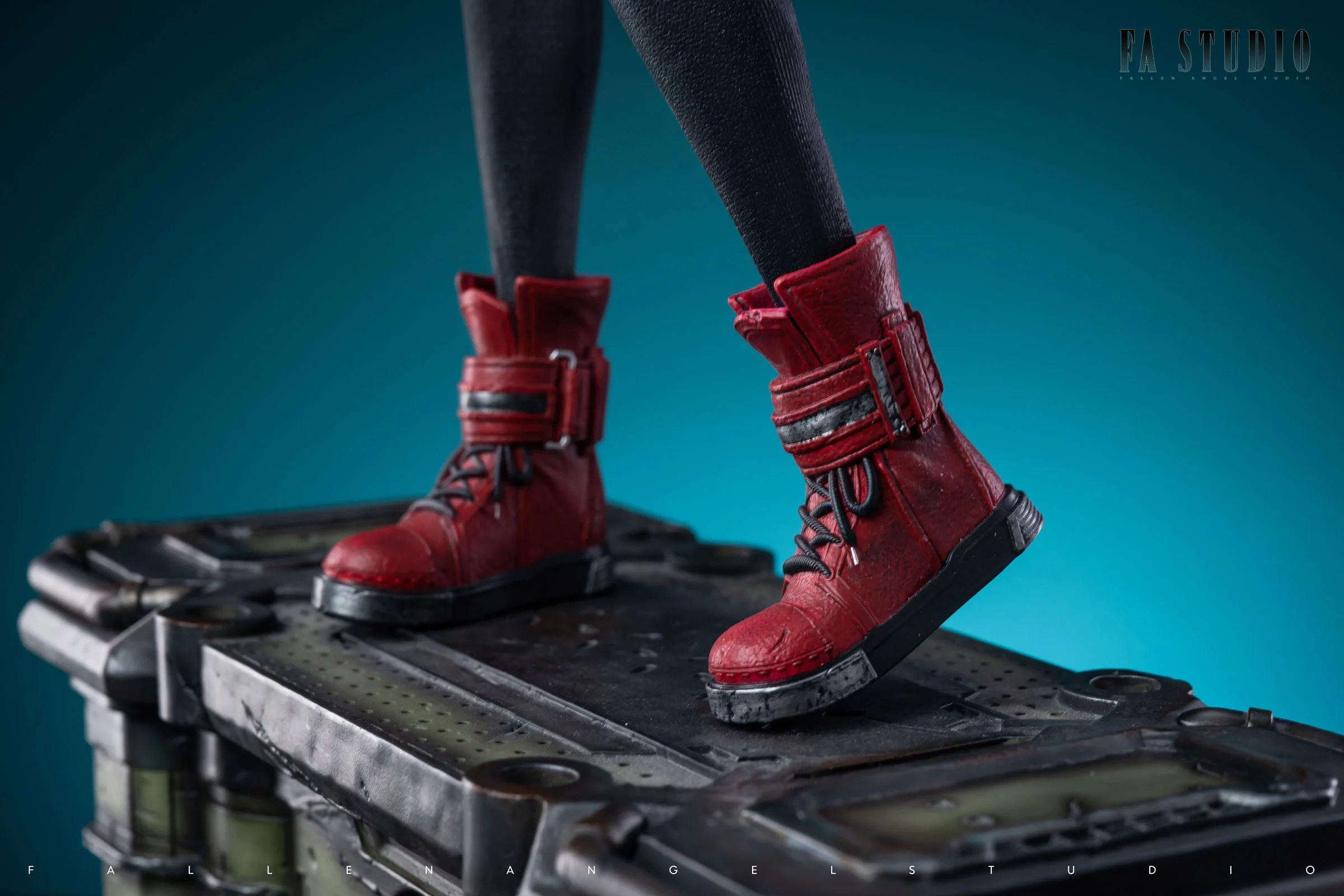 1/4 Scale Tifa Lockhart & Cloud Strife - (FF7) Final Fantasy