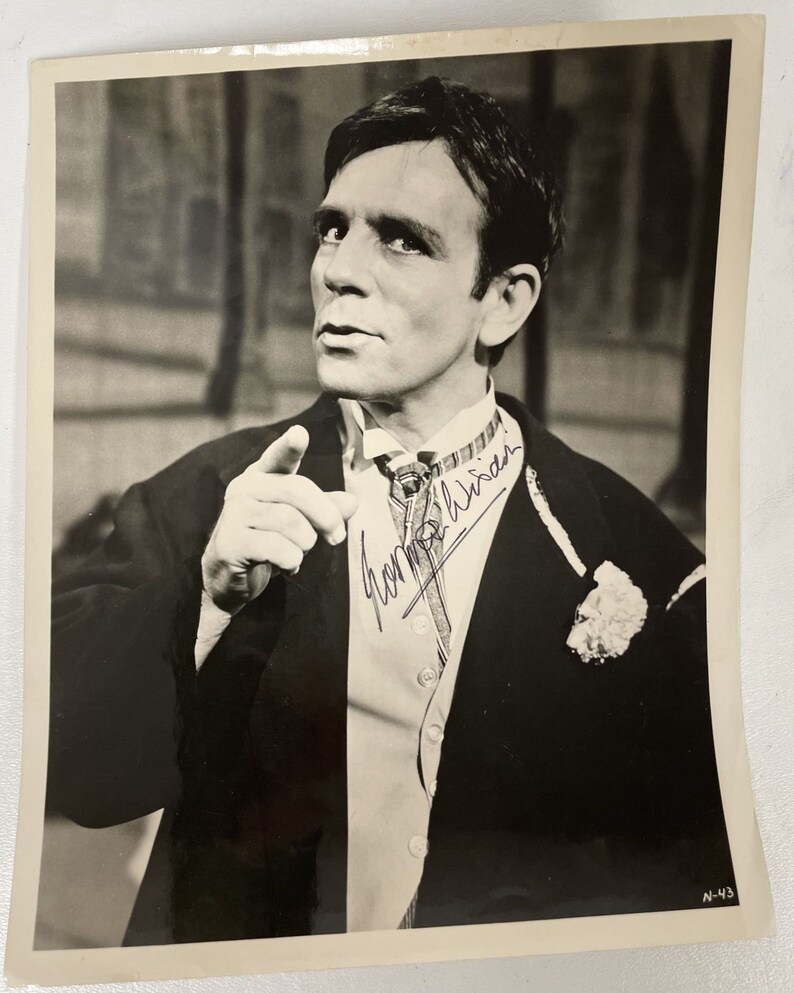 Norman Wisdom (d. 2010) Signed Autographed Vintage Glossy 8x10 Photo Poster painting - COA Matching Holograms