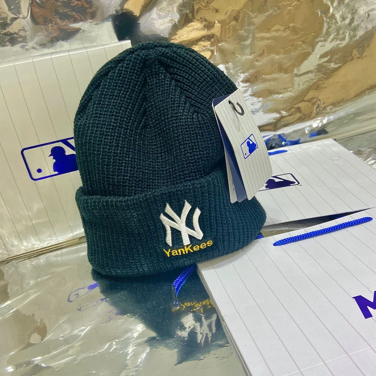 Yankee and Dogers Winter Hat Autumn and Winter Wool Hat Thermal Knitting Pullover