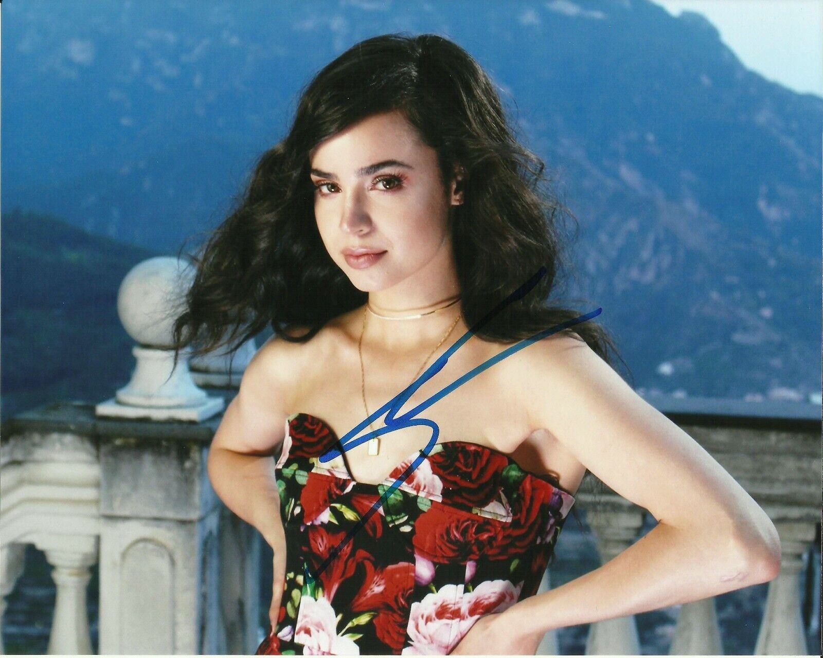 SOFIA CARSON SIGNED PRETTY Photo Poster painting UACC REG 242 FILM AUTOGRAPHS (1)