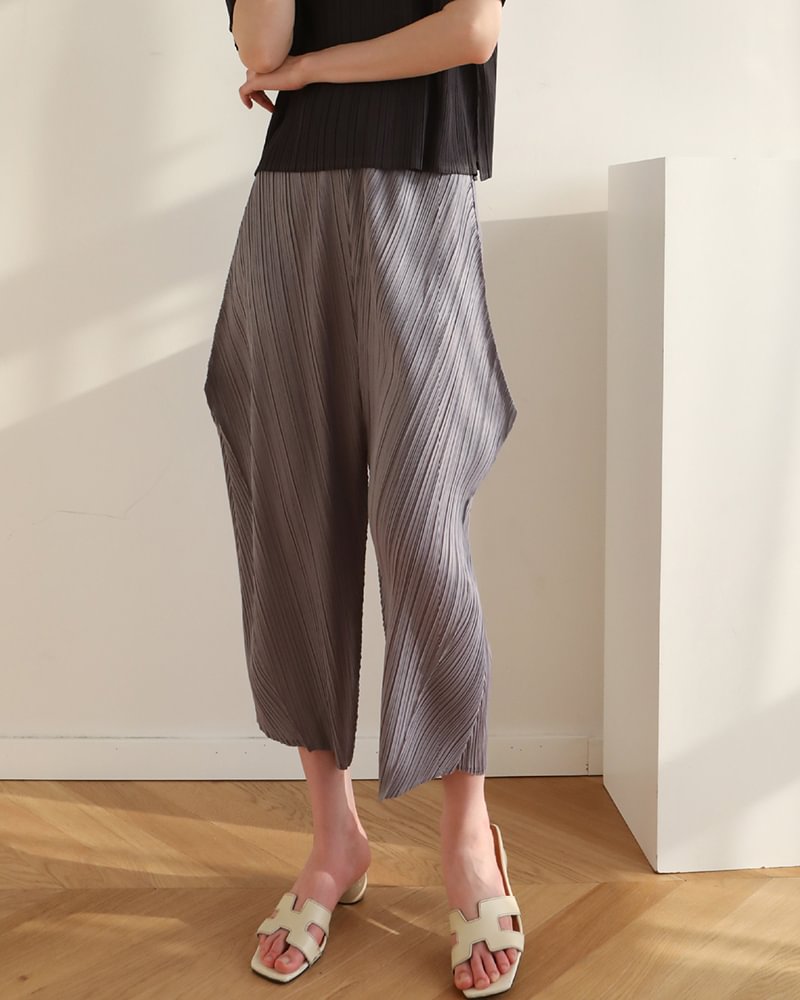 Women Solid Pleated Pants