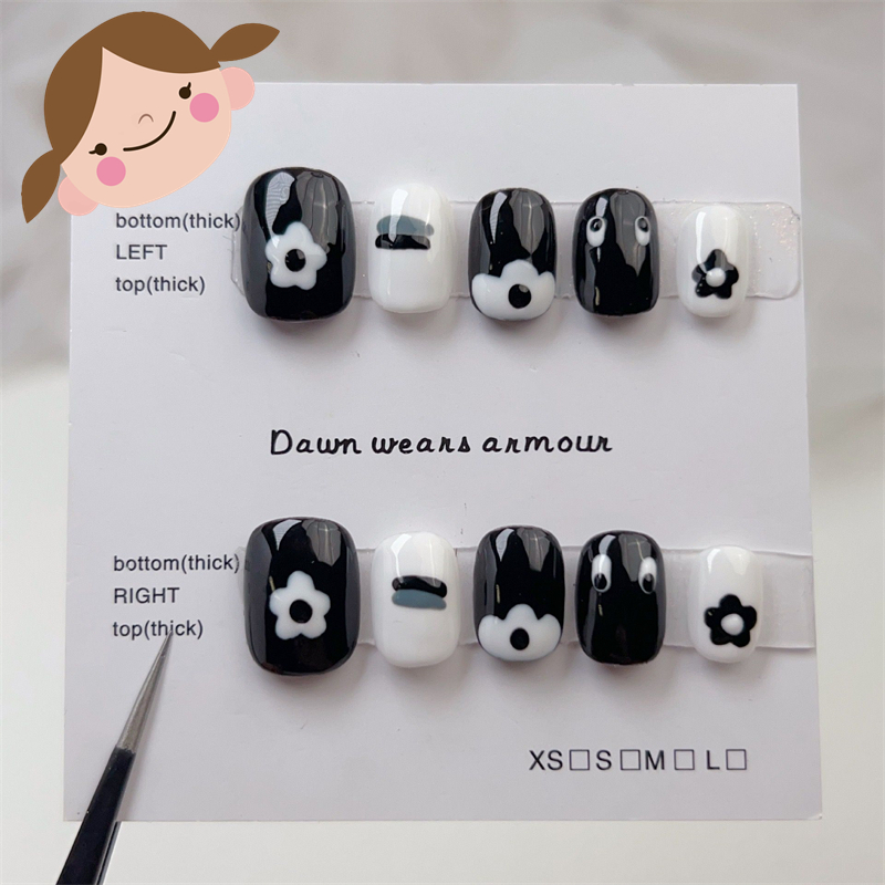 Qinice Kids/Adults Handmade Press on Nails Black White Eyes Flower Fake Nails Charms Kawaii Short Round Head Manicure Artificial Nails
